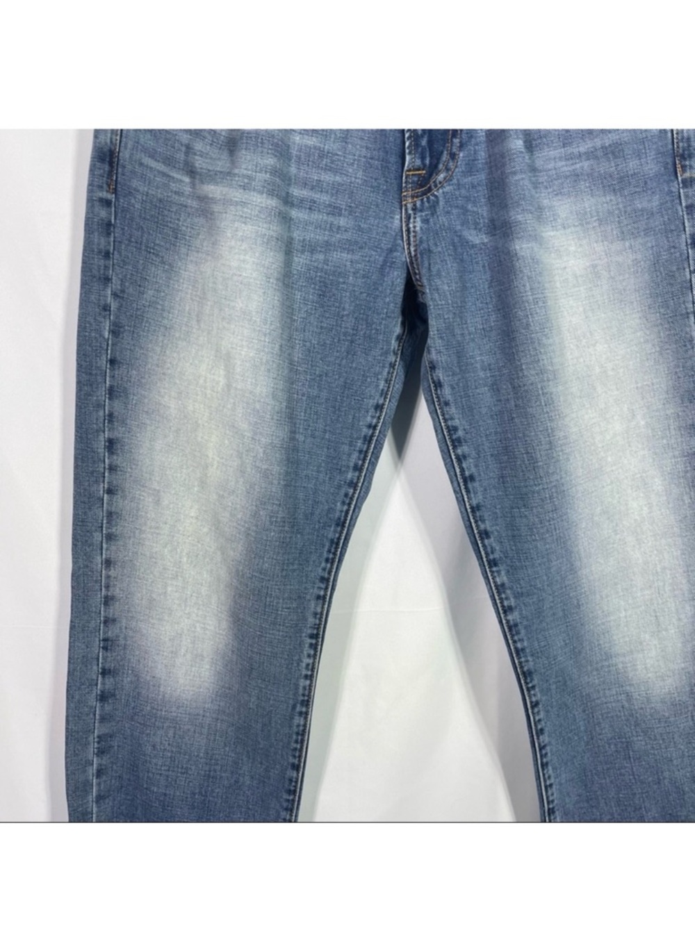 Lucky Brand, 221 Original Straight Jeans, Size 32x32. In excellent condition! - Picture 2 of 10